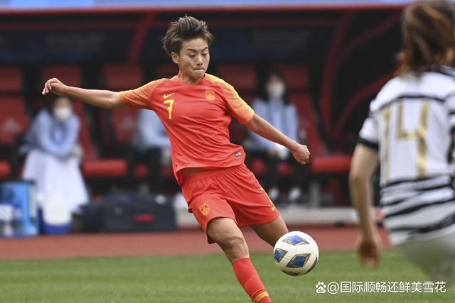 关于体育盛事：女足球员实现精彩逆转的信息